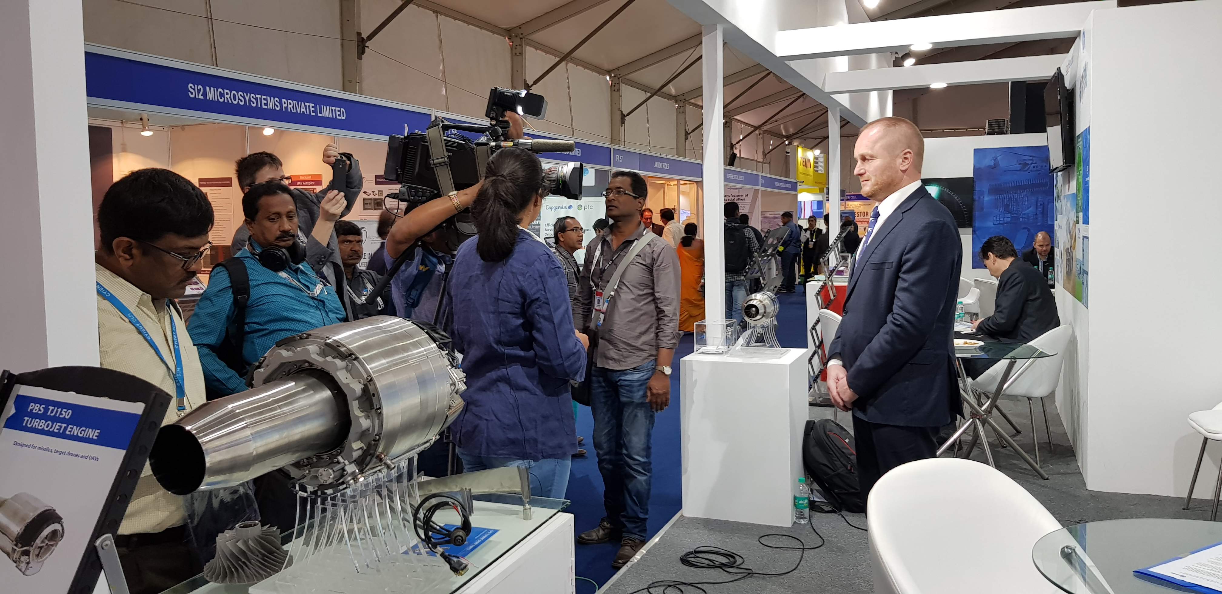 Minister Metnar supported us at AERO INDIA where we participated in talks with the Indian representatives and were interviewed by Channel ONE 